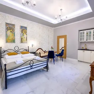 Wrona De Luxe Appartamento Cracovia